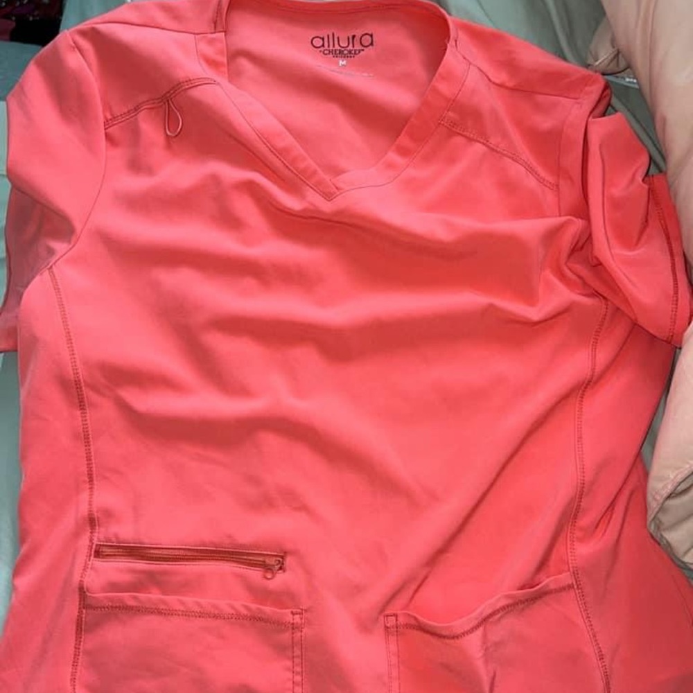 new without tags scrub set